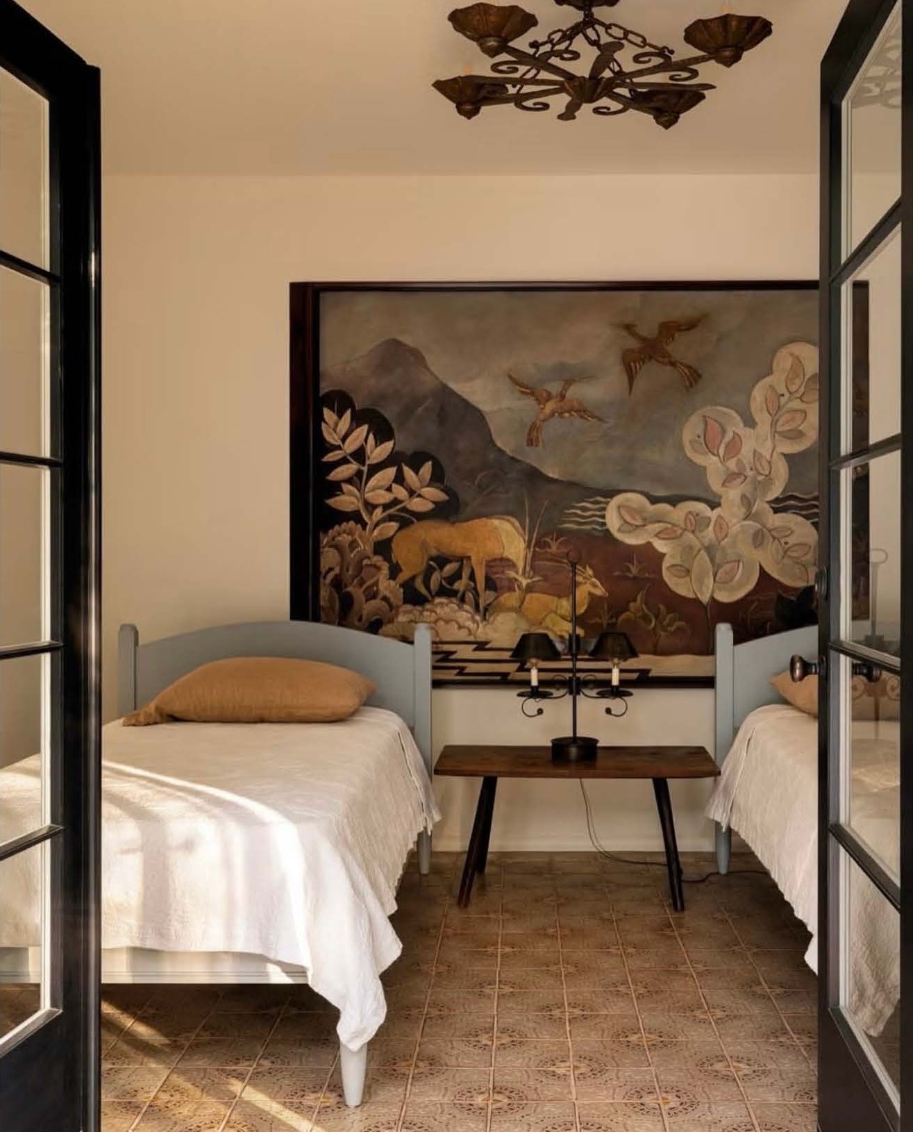 Soft neutrals and icy: design by Nickey Kehoe, photo by Haris Kenjar